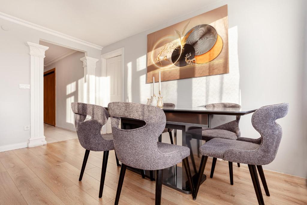 Posezení v ubytování Charming Spacious 4 Big rooms with Sweet king beds