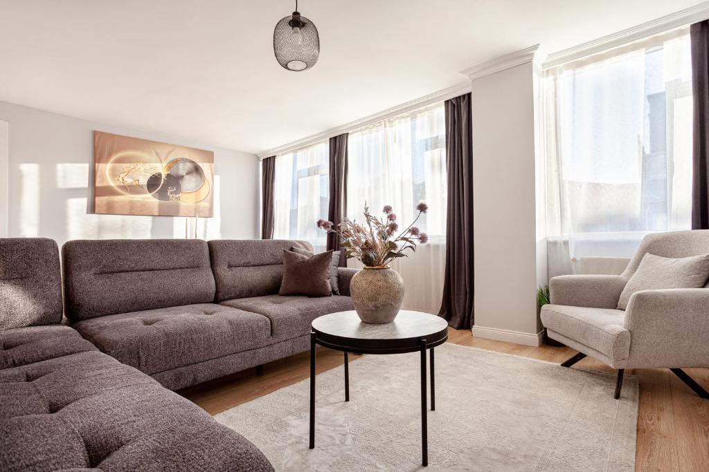 Posezení v ubytování Charming Spacious 4 Big rooms with Sweet king beds
