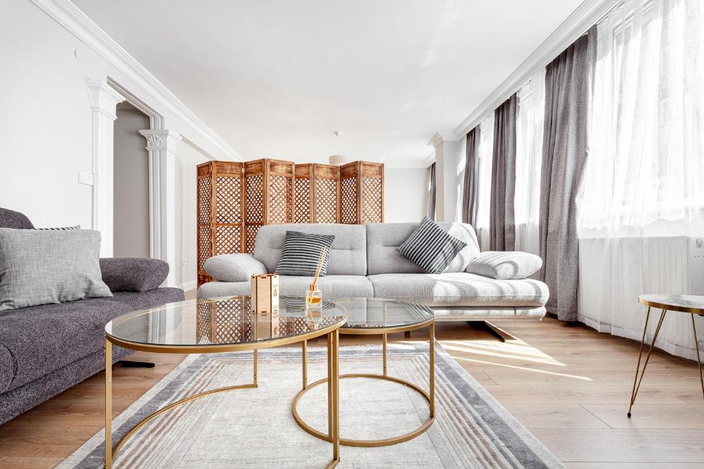 Posezení v ubytování Charming Spacious 4 Big rooms with Sweet king beds