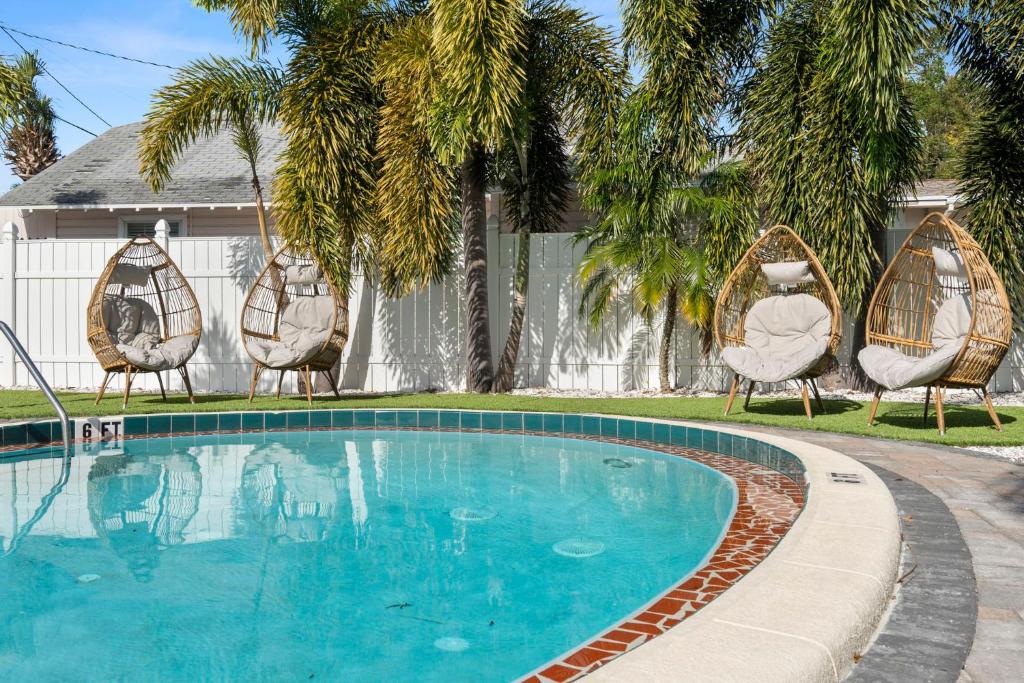 La pileta dentro o cerca de 2q Beds Studio Apt With Shared Pool 03
