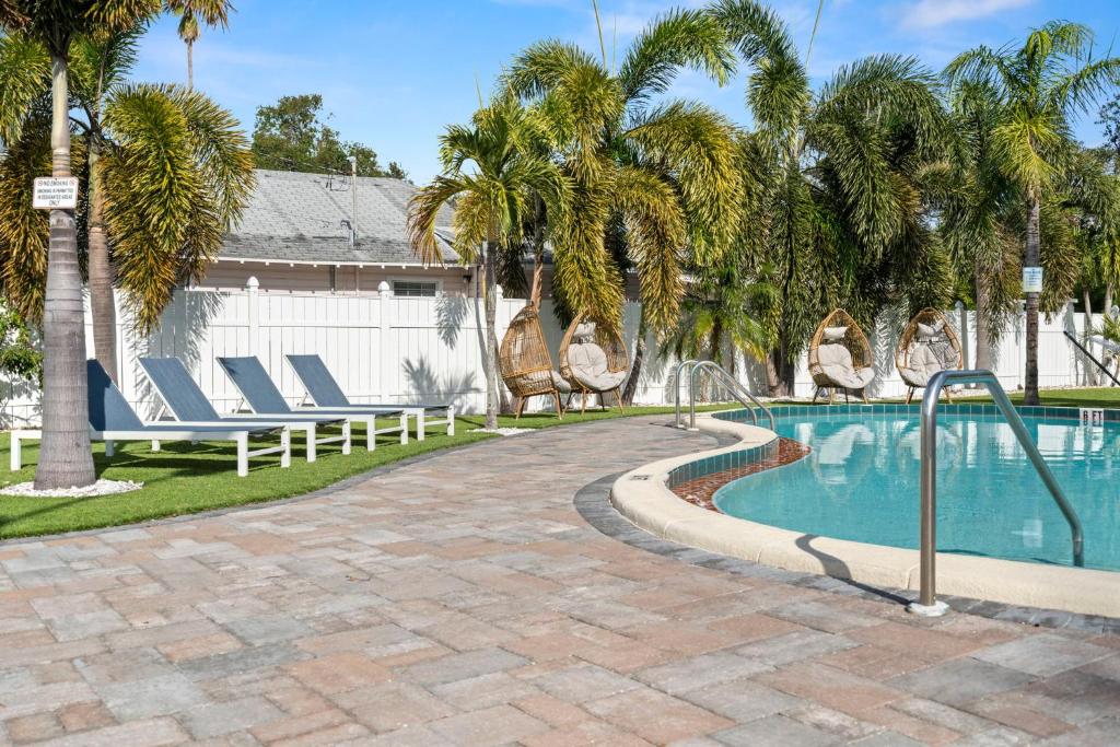 La pileta dentro o cerca de 2q Beds Studio Apt With Shared Pool 03