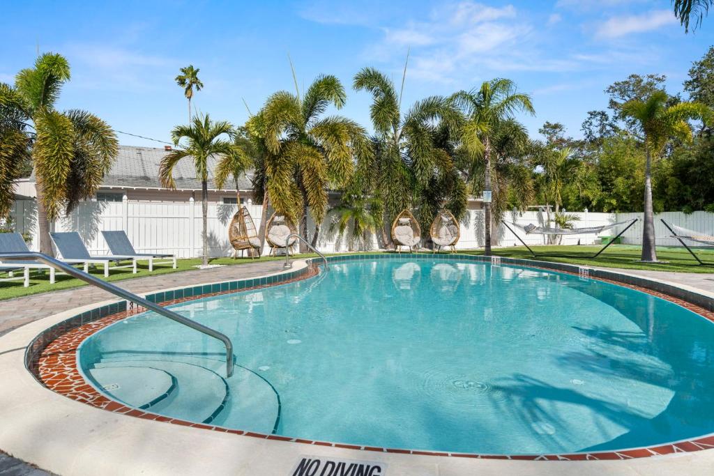 La pileta dentro o cerca de 2q Beds Studio Apt With Shared Pool 03
