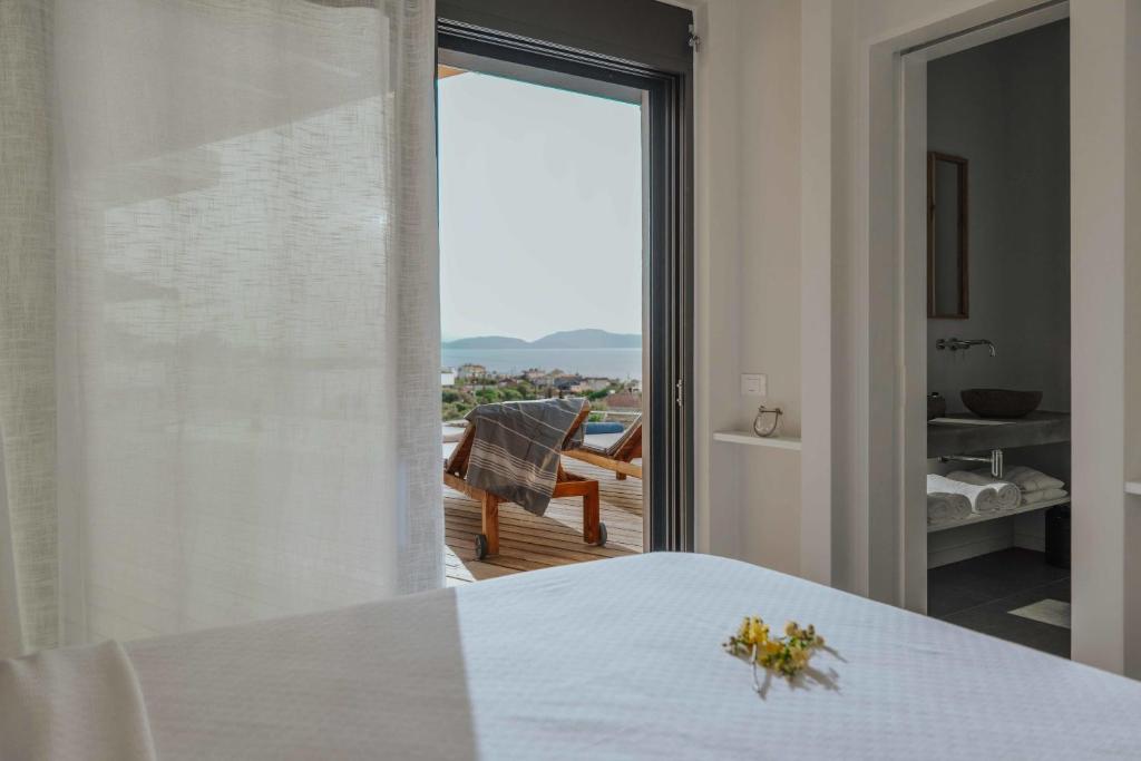 A bed or beds in a room at Villa Pelagia