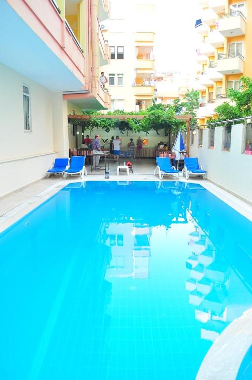 Bazén v ubytování Kleopatra Sahara Hotel nebo v jeho okolí