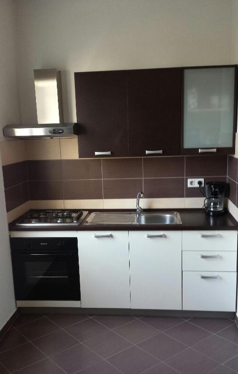 Kuchyňa alebo kuchynka v ubytovaní Apartments Nana