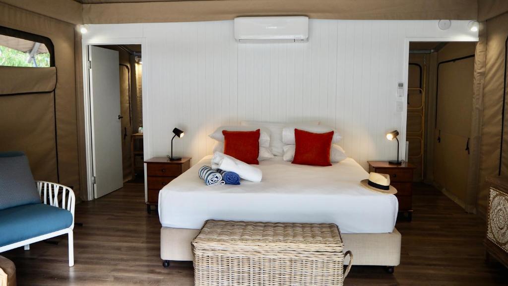 Postel nebo postele na pokoji v ubytování Magnetic Glamping