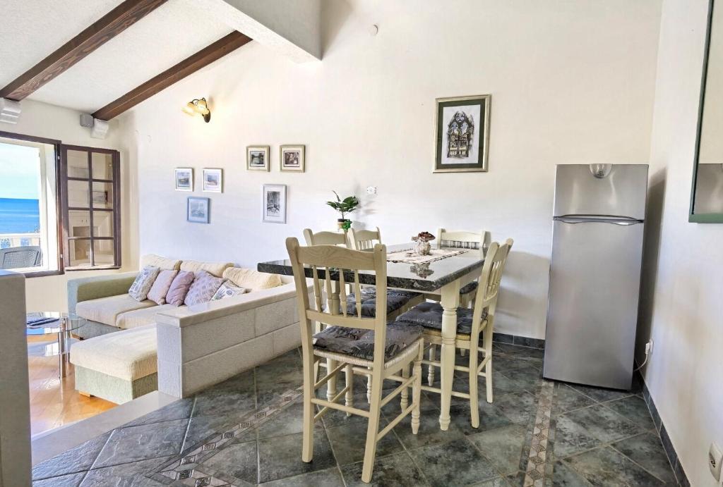 Kuchyňa alebo kuchynka v ubytovaní Apartments Branka