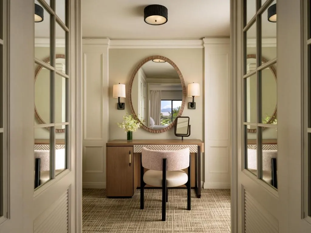 One-Bedroom King Suite with Private Balcony