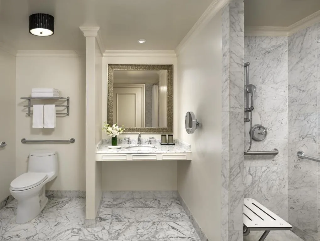 One Bedroom Garden View King Suite with Roll In Shower - Mobility/Hearing Accessible