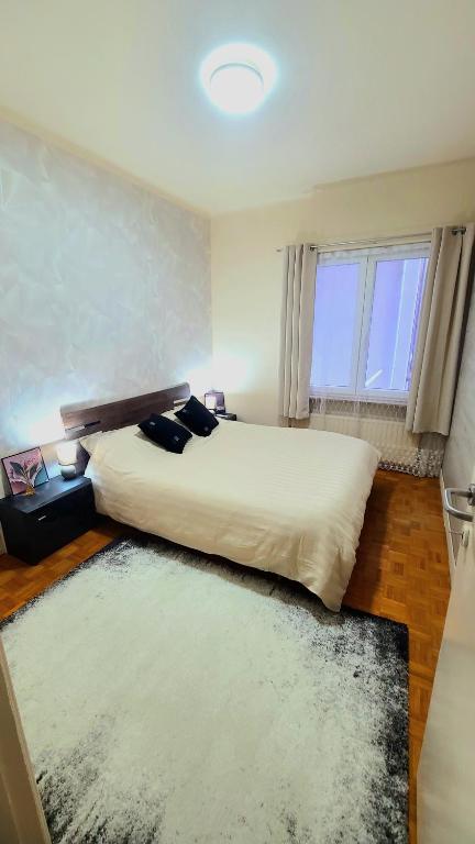 Postel nebo postele na pokoji v ubytování Room For Rent in Antwerpen