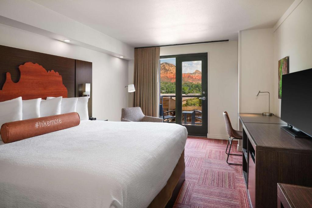 TV a/nebo společenská místnost v ubytování Aiden by Best Western Sedona