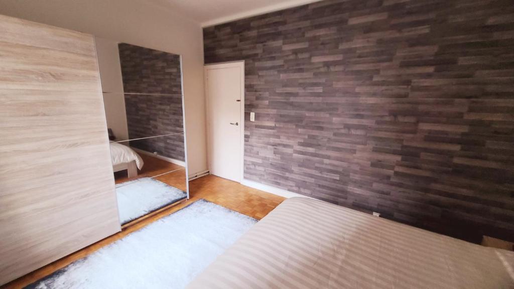 Postel nebo postele na pokoji v ubytování Room For Rent in Antwerpen