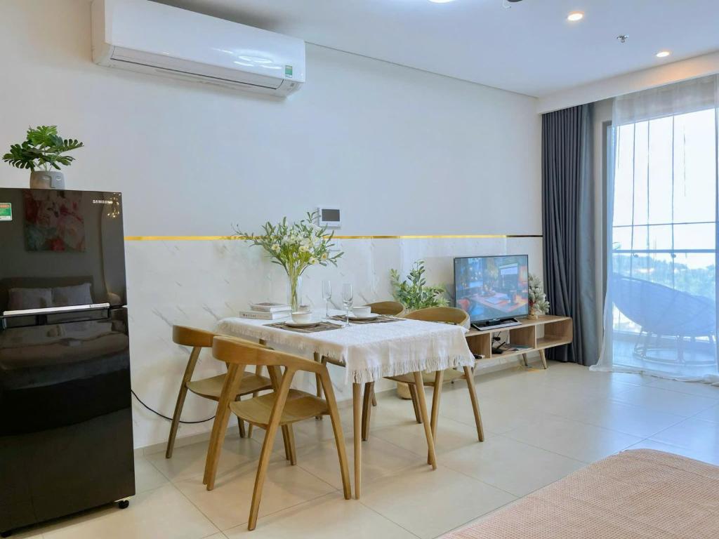 TV/trung tâm giải trí tại The Sóng Apartment 5 Stars Vung Tau - Căn Hộ Du Lịch Biển 5 Sao Vũng Tàu - MINH TOẢN's Homestay