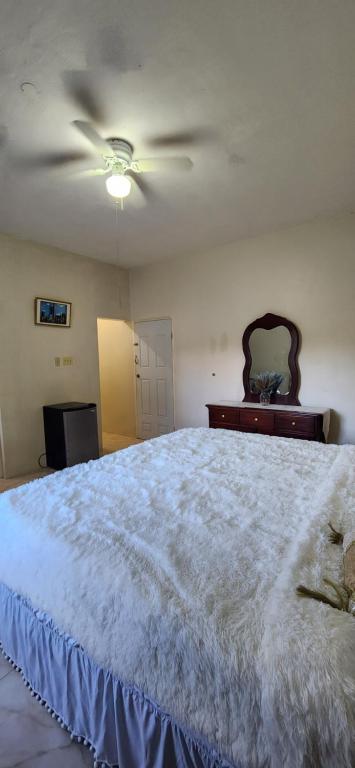 Ліжко або ліжка в номері Swabys Hope Hideaway