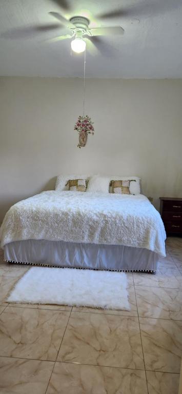 Ліжко або ліжка в номері Swabys Hope Hideaway