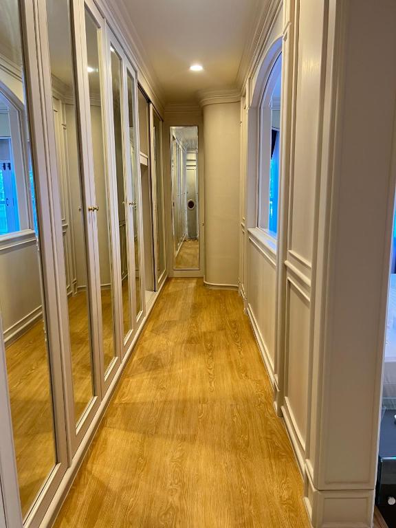 V20 Boutique Jacuzzi Hotel - Resim 45