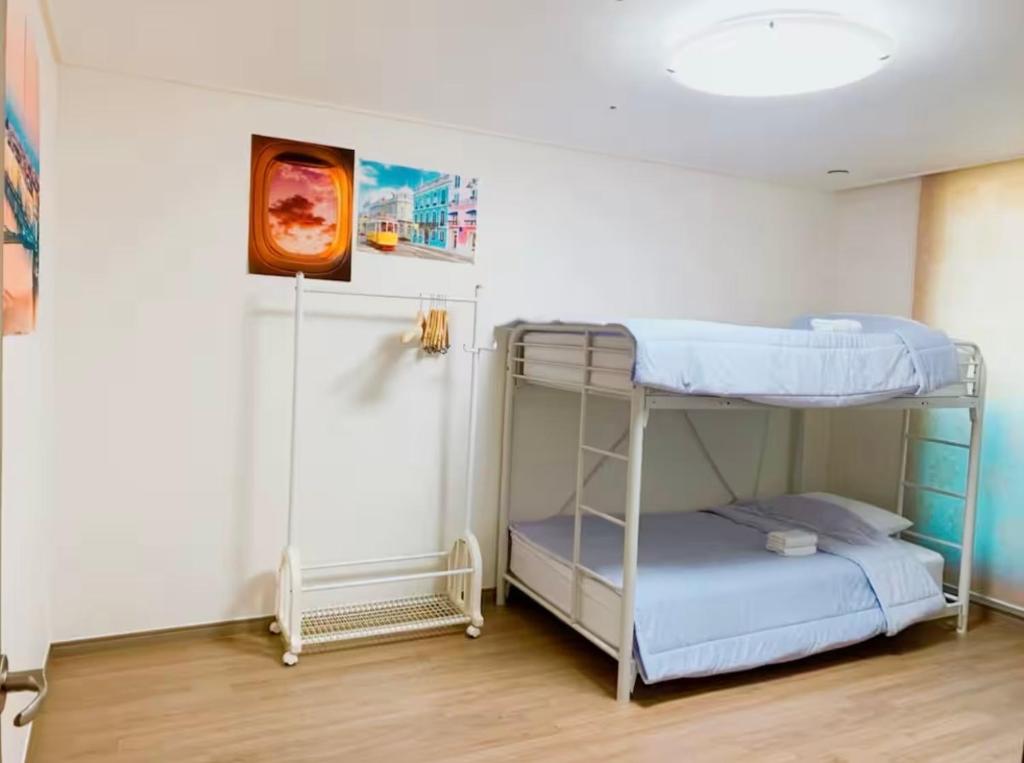 Despacito Oasis - 2 private bathroom max 6 beds - Housity