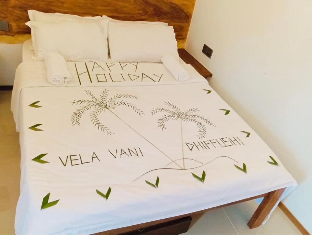 Postel nebo postele na pokoji v ubytování The Turtle Hive Maldives - Velaa Vani Dhiffushi