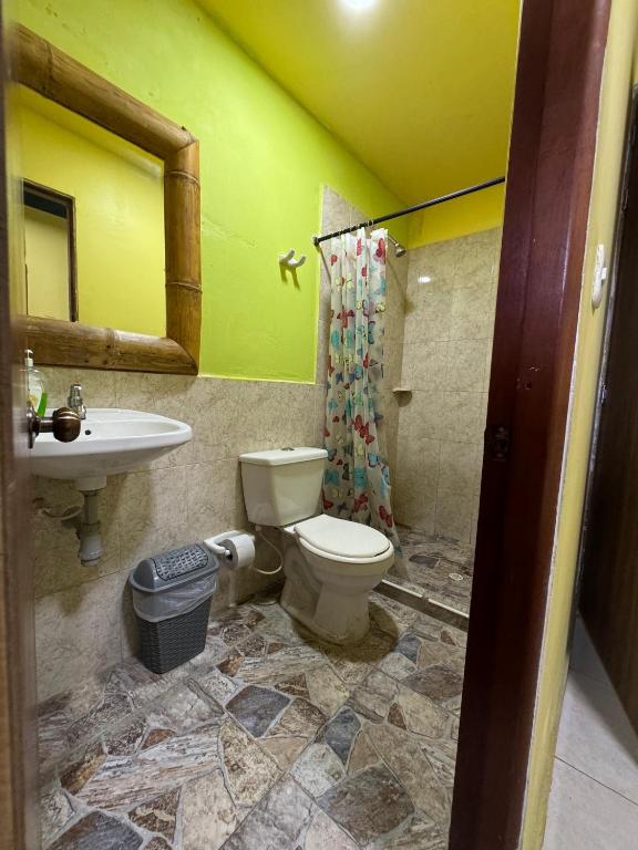 Koupelna v ubytování Hostal Bambumar