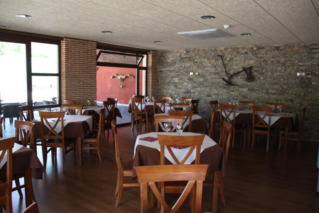 Un restaurante o sitio para comer en Hotel Rural Corazón de las Arribes
