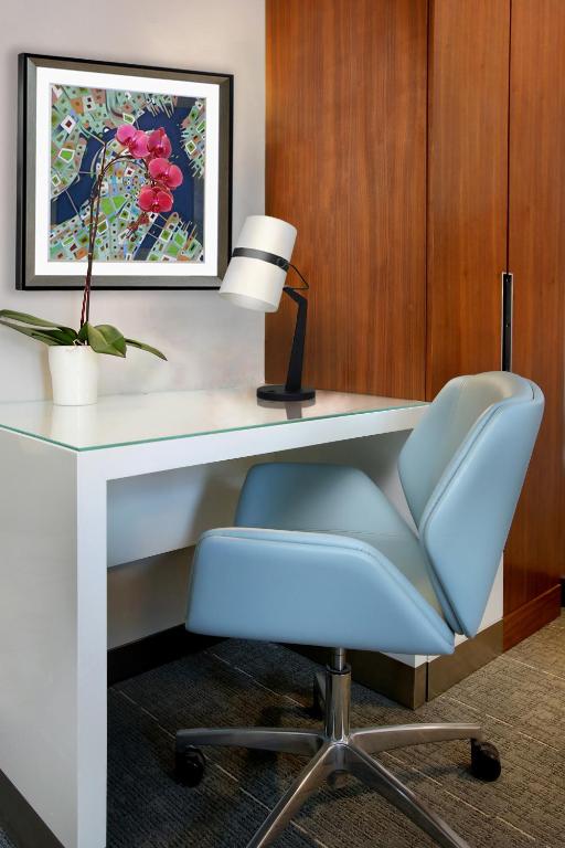 The Godfrey Hotel Boston photo
