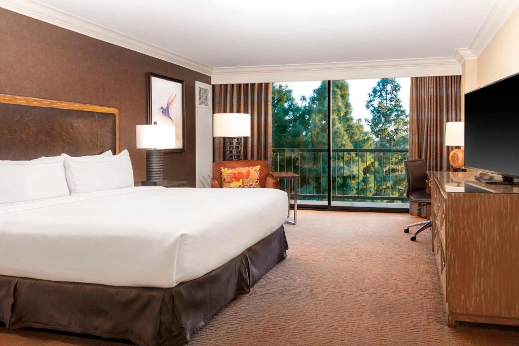 Hilton Orange County/Costa Mesa photo