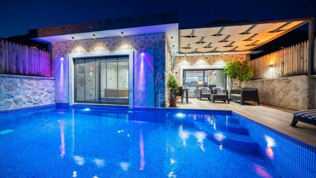 Bazén v ubytování Kalkan 1 Bedroom Villa 1151 nebo v jeho okolí