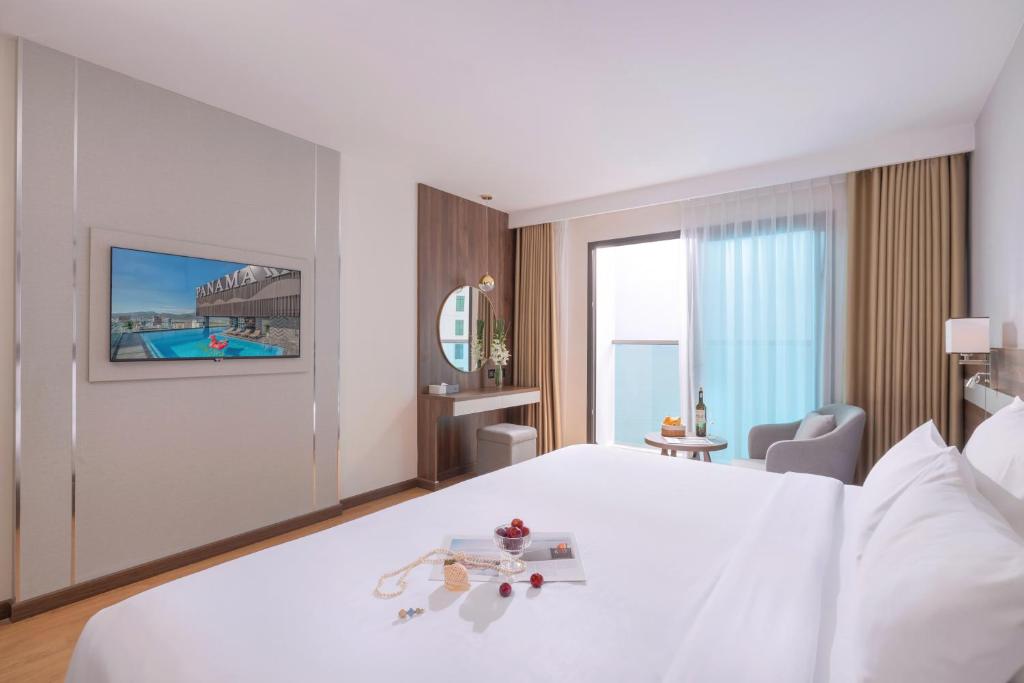 Phòng Deluxe Giường Đôi Với Ban Công và Tầm Nhìn Ra Biển