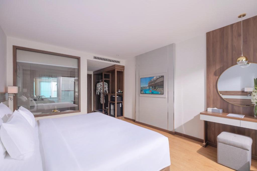 Phòng Deluxe Giường Đôi Với Ban Công và Tầm Nhìn Ra Biển