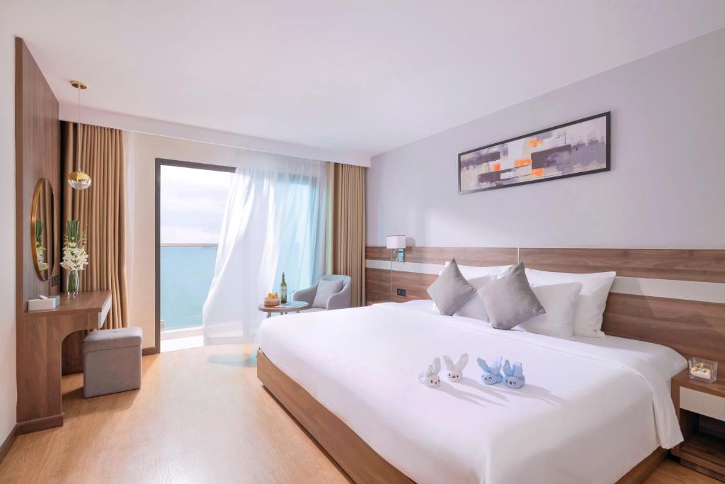 Phòng Deluxe Giường Đôi Với Ban Công và Tầm Nhìn Ra Biển