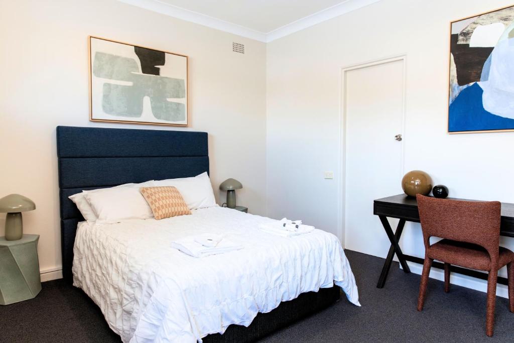 Postel nebo postele na pokoji v ubytování Figtree Hotel Wollongong