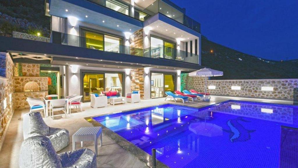 Bazén v ubytování Kalkan 3 Bedroom Villa 1656 nebo v jeho okolí