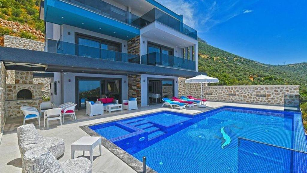 Bazén v ubytování Kalkan 3 Bedroom Villa 1656 nebo v jeho okolí