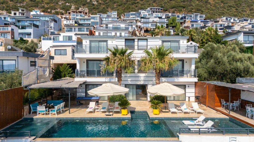 Bazén v ubytování Kalkan 5 Bedroom Villa 1684 nebo v jeho okolí