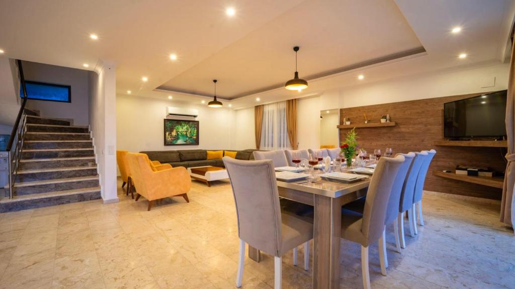 Posezení v ubytování Kalkan 5 Bedroom Villa 1684
