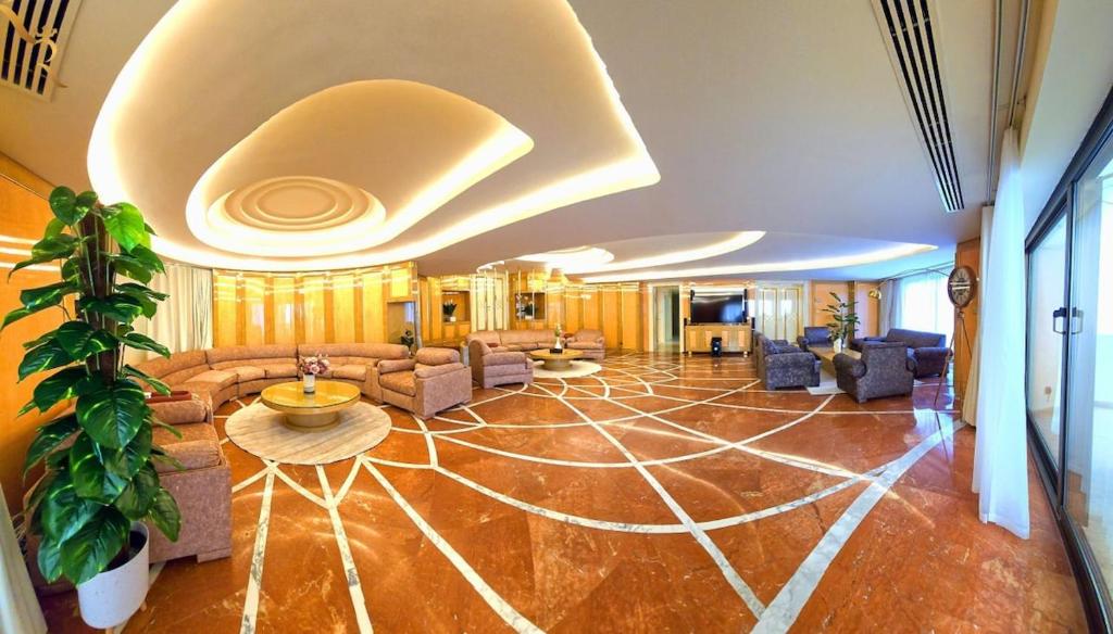 Timeless Elegance Italian-Style Penthouse Retreat, Абу Даби (обновени ... - Italian Inspired Penthouse Decor