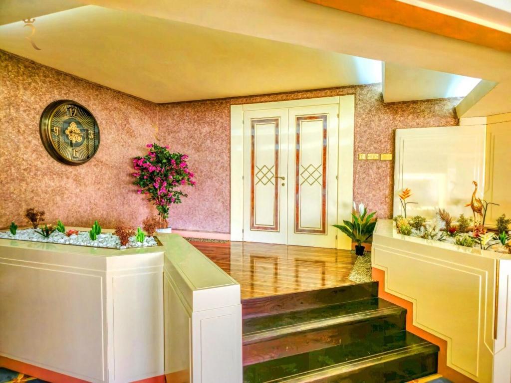 Fotografie z fotogalerie ubytování Timeless Elegance Italian-Style Penthouse Retreat v destinaci Abu Dhabi