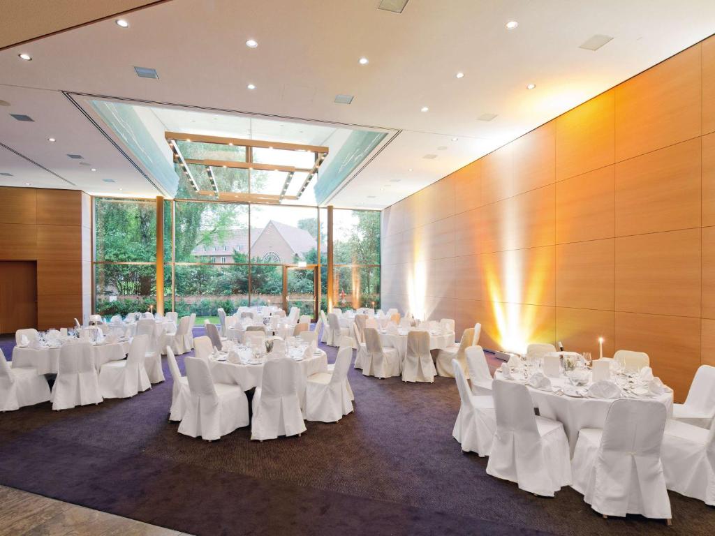 Restaurace v ubytování Mövenpick Hotel Münster am Aasee
