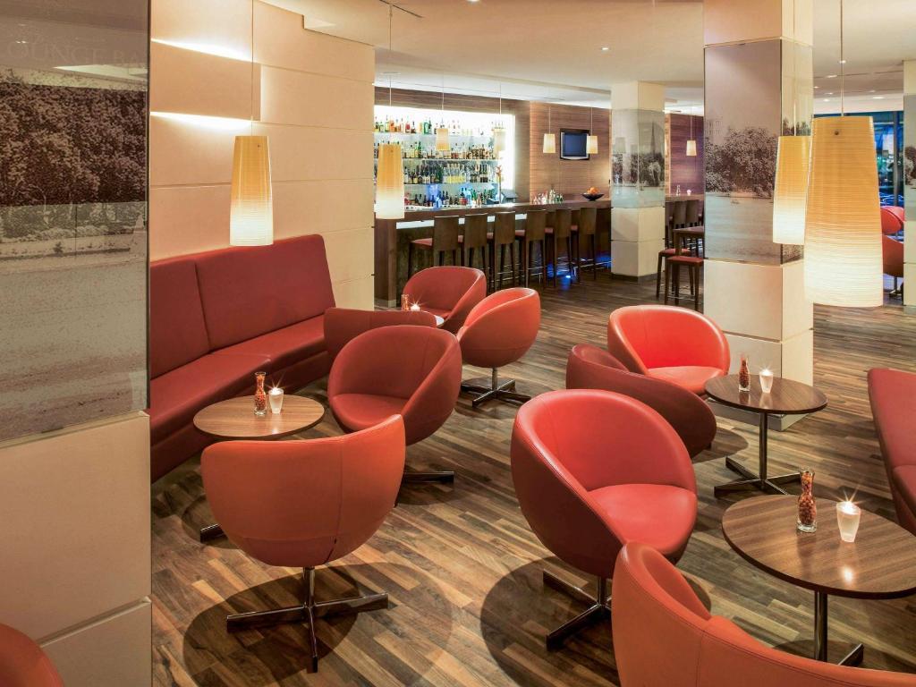 Posezení v ubytování Mövenpick Hotel Münster am Aasee