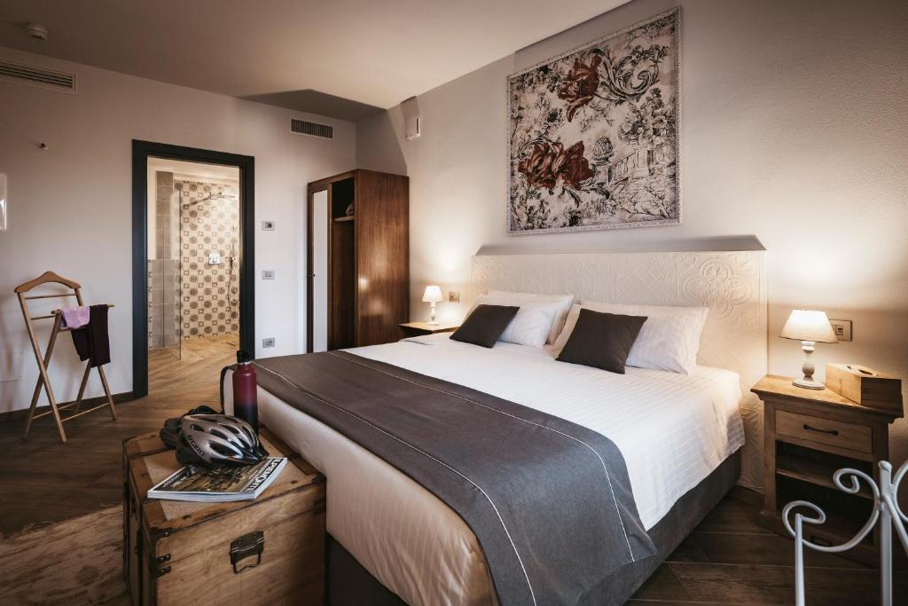 Relais Almaranto - King Room With Balcony