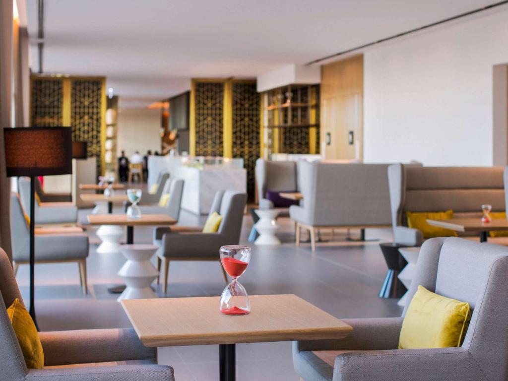 Posezení v ubytování Novotel Muscat Airport