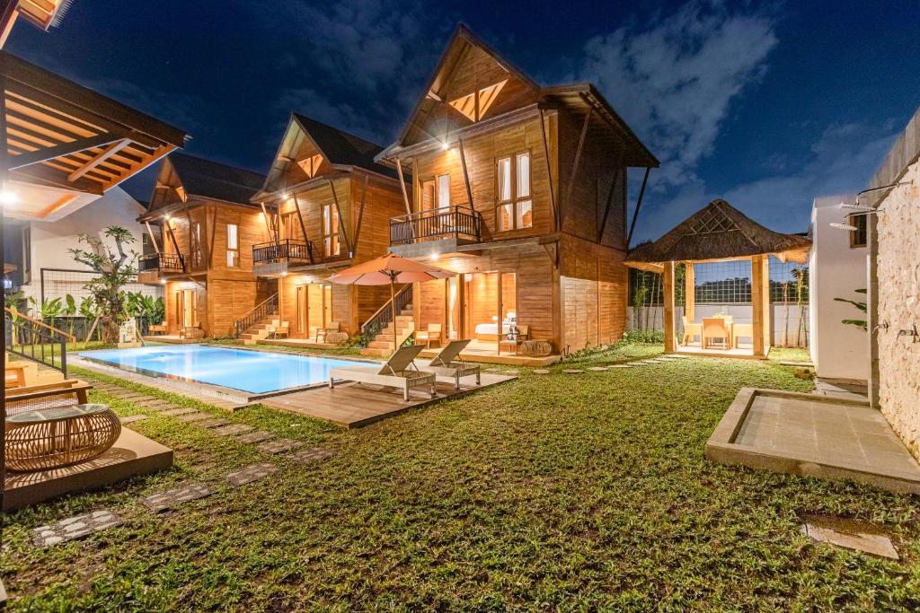 Bazén v ubytování Anartha Resort Jimbaran By Kubu GWK nebo v jeho okolí