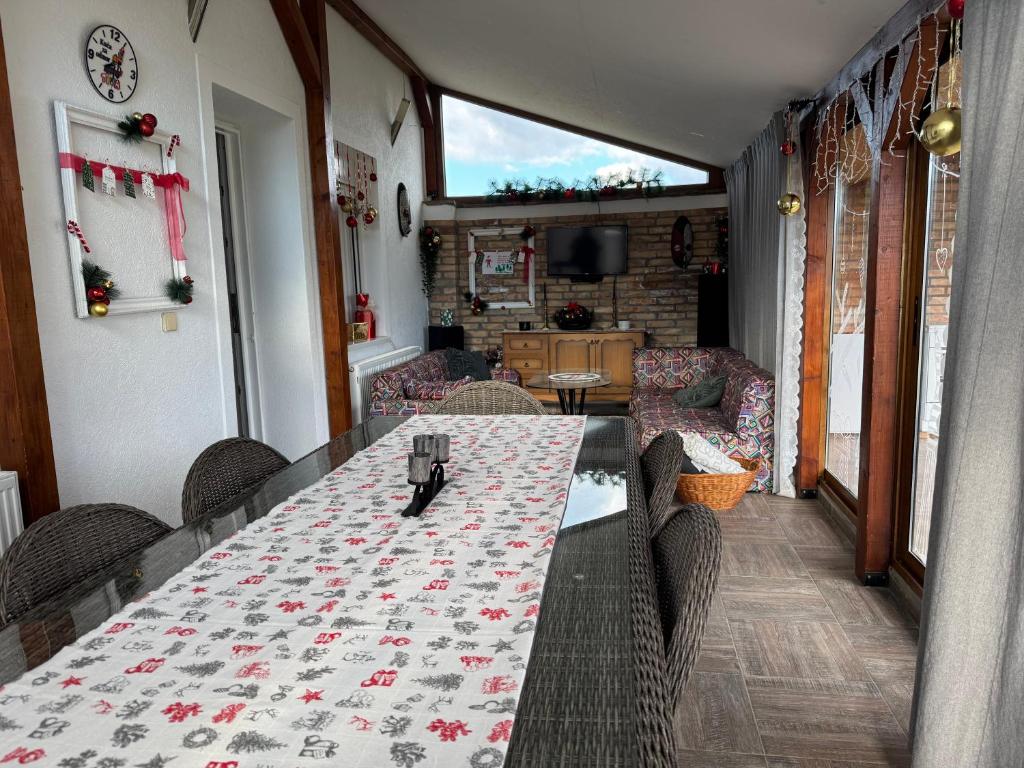 Postel nebo postele na pokoji v ubytování Tiva kucazaodmor-Fruska Gora