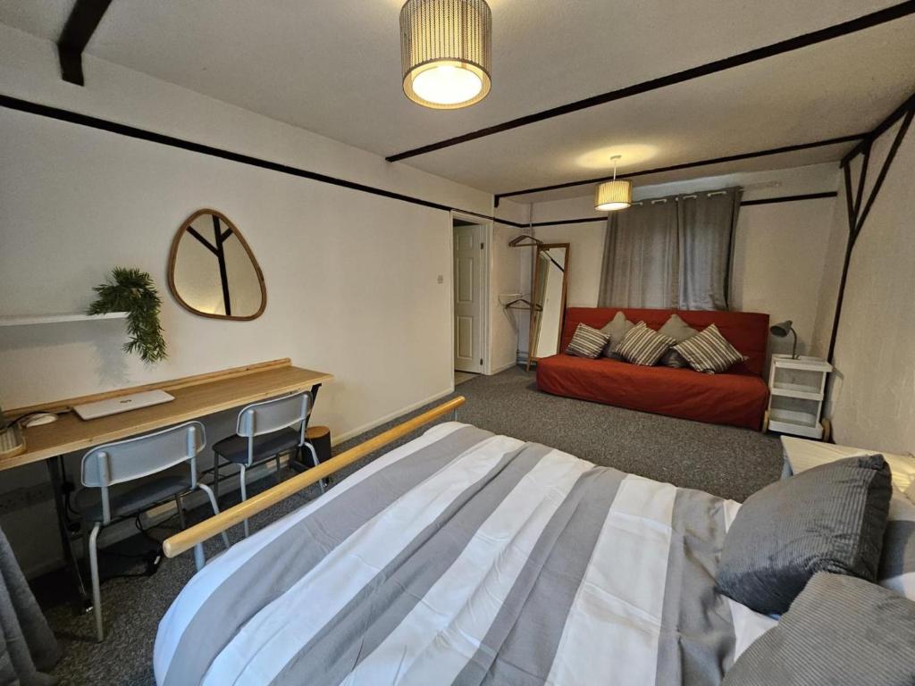 Ένα ή περισσότερα κρεβάτια σε δωμάτιο στο Inspire Home Stylish Stay A