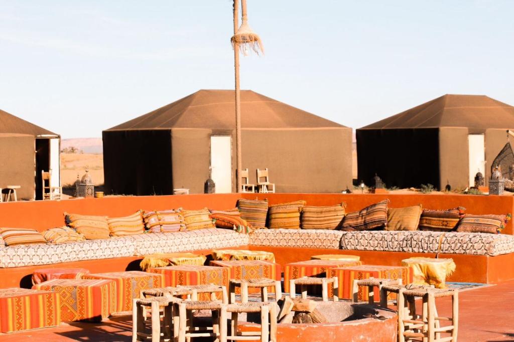 Restaurace v ubytování Eco Merzouga luxury Camp