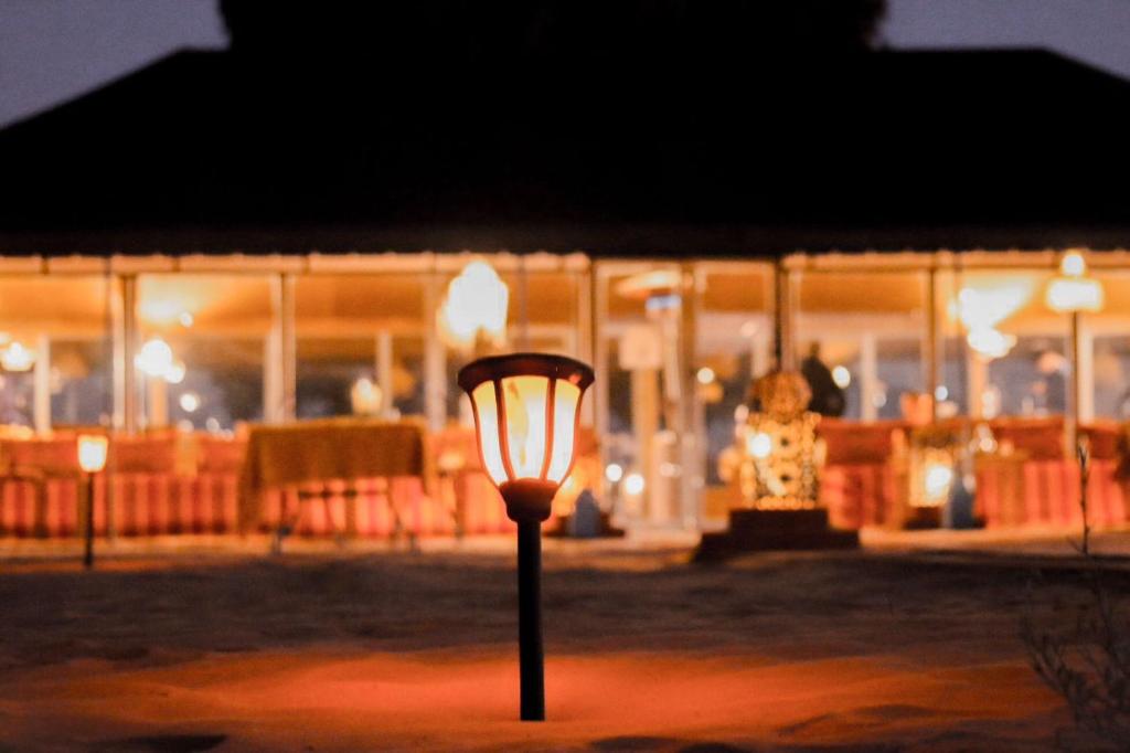 Restaurace v ubytování Eco Merzouga luxury Camp