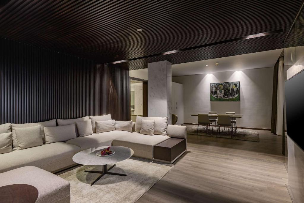 Posezení v ubytování Dusit Thani LakeView Cairo
