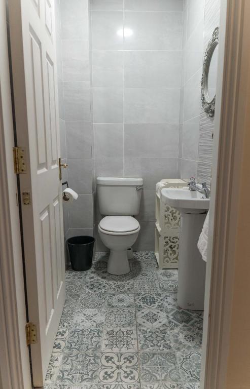 Koupelna v ubytování Glancys Accomadation