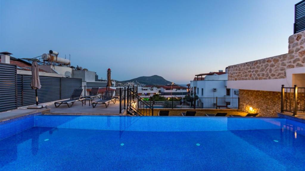 Bazén v ubytování Kalkan 5 Bedroom Villa 2833 nebo v jeho okolí