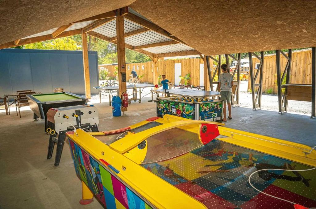 Večerní zábavní program pro hosty v ubytování Camping - Piscine - ccaghc0